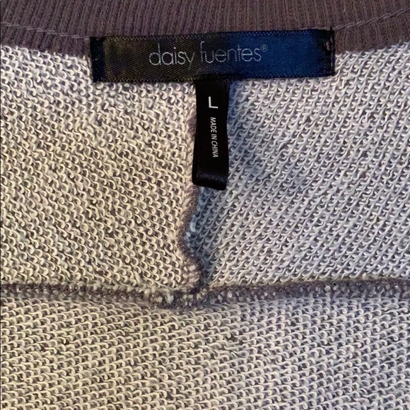 Daisy Fuentes L sweatshirt grey w/ sequence decor - Picture 3 of 3